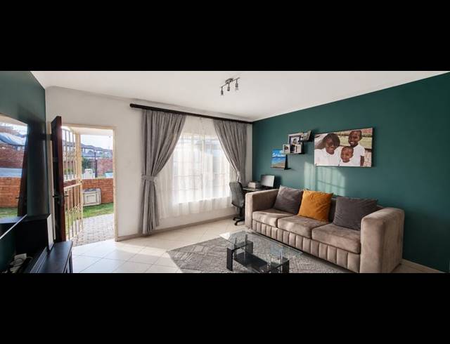 2 BEDROOM TOWNHOUSE FOR SALE IN THE REEDS